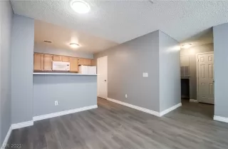 Photo #4: 2349282 Listing