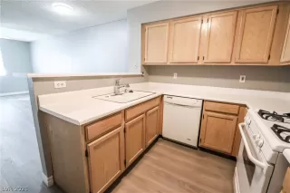 Photo #6: 2349282 Listing