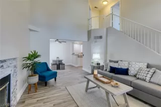 Photo #5: 2349293 Listing