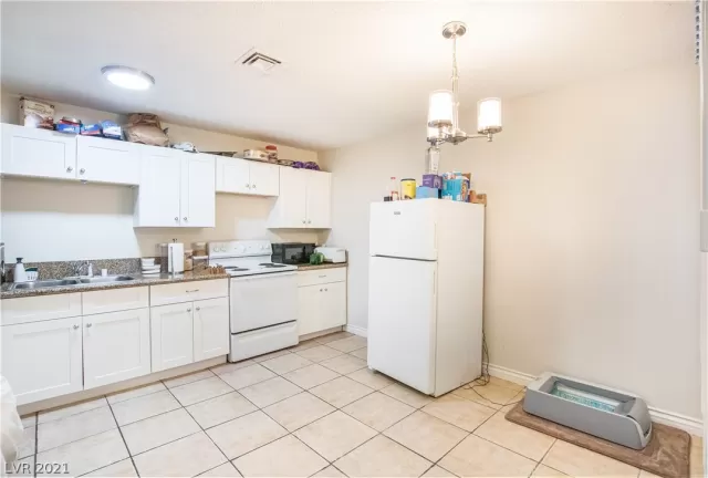 MLS: 2349332 Condo For Sale