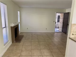 Photo #3: 2349357 Listing