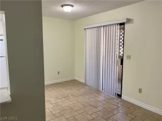 Photo #4: 2349357 Listing