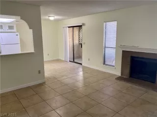 Photo #5: 2349357 Listing