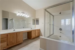 Photo #3: 2349476 Listing