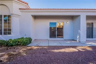 Photo #4: 2349476 Listing