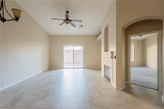 Photo #6: 2349476 Listing