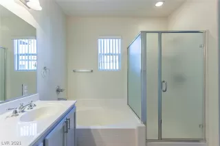 Photo #5: 2349512 Listing 