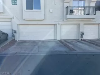 Photo #1: 2349517 Listing 