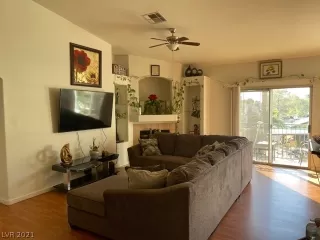 Photo #4: 2349517 Listing 