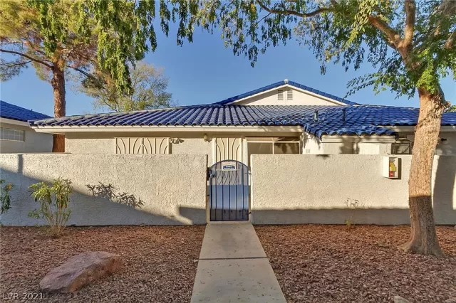 MLS: 2349550 Condo For Sale