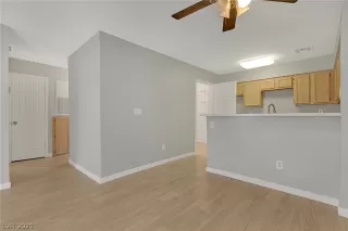 Photo #4: 2349550 Listing