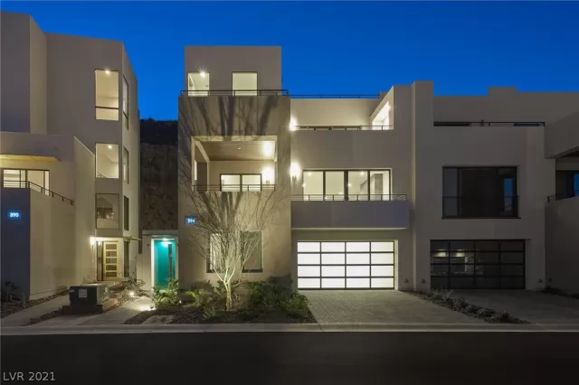 MLS: 2349562 Condo For Sale