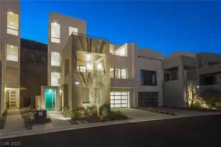 Photo #1: 2349562 Listing