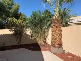 Photo #4: 2349565 Listing 