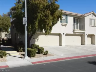 Photo #1: 2349599 Listing