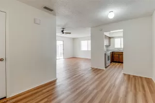 Photo #4: 2349609 Listing 