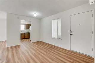 Photo #5: 2349609 Listing 
