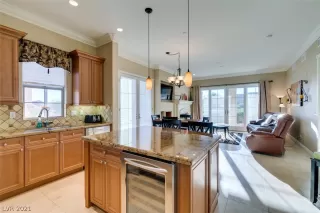 Photo #5: 2349654 Listing 