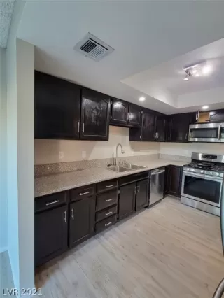 Photo #5: 2349674 Listing 