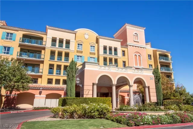 MLS: 2349679 Condo For Sale