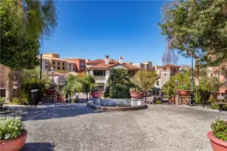 Photo #2: 2349679 Listing 