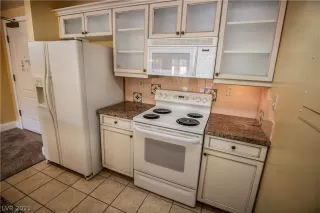 Photo #6: 2349679 Listing 