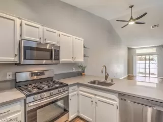 Photo #1: 2349728 Listing