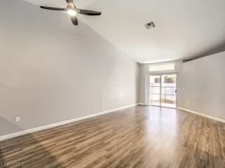 Photo #6: 2349728 Listing