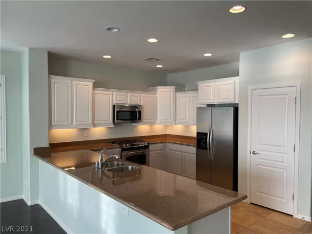 MLS: 2349764 Condo For Sale