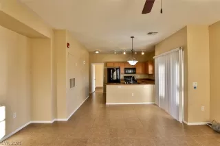 Photo #6: 2349774 Listing