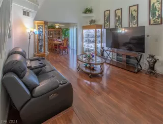 Photo #3: 2349802 Listing