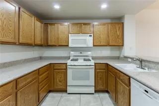 Photo #1: 2349847 Listing