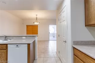 Photo #6: 2349847 Listing