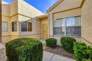 Photo #3: 2349879 Listing