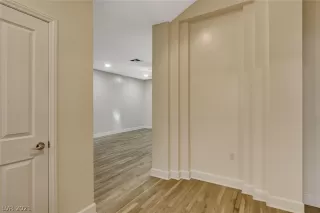 Photo #6: 2349879 Listing
