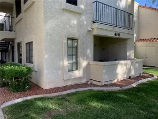 Photo #2: 2349885 Listing