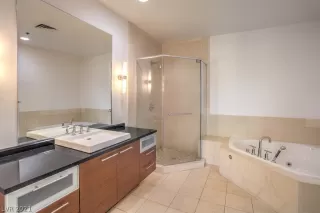 Photo #6: 2349913 Listing