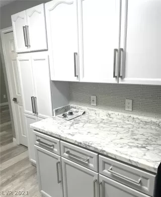 Photo #2: 2349919 Listing 