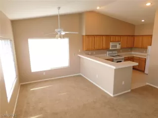 Photo #3: 2349925 Listing 