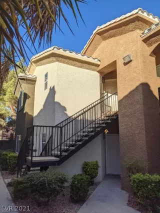 Photo #1: 2349937 Listing