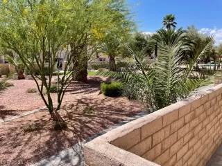 Photo #1: 2349942 Listing