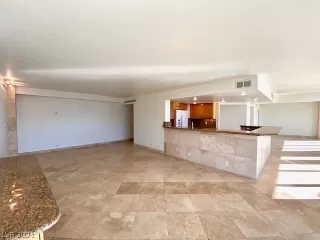 Photo #3: 2349950 Listing