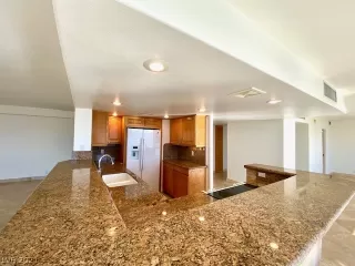 Photo #4: 2349950 Listing