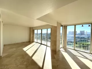 Photo #6: 2349950 Listing