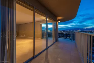 Photo #5: 2349966 Listing