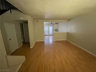 Photo #1: 2349985 Listing