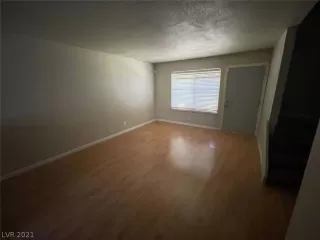 Photo #2: 2349985 Listing