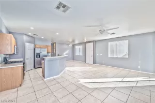 Photo #6: 2349996 Listing 