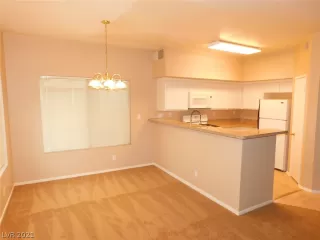 Photo #5: 2350027 Listing