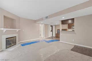 Photo #5: 2350048 Listing